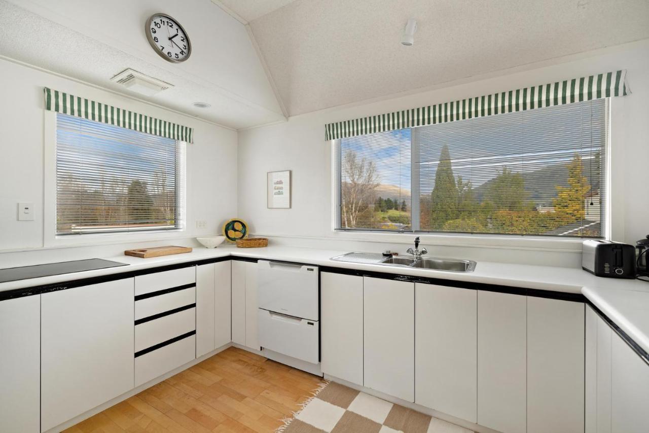 Charming Views Apartment Wanaka Exterior photo